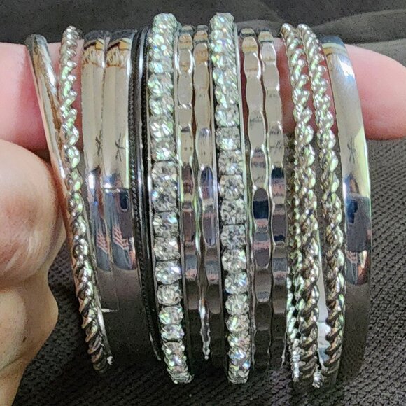 Claire's Set Of 14 Silver Tone Bangle Bracelets - Picture 12 of 16